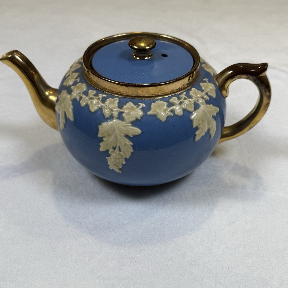 Vintage Gibsons Staffordshire England‎ Blue Gold Grape Vine Teapot w Lid